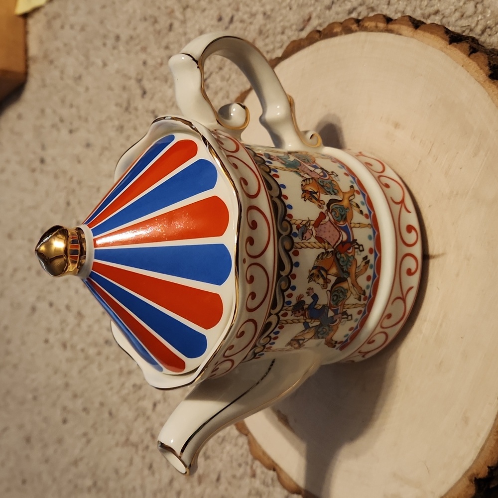 Vintage Sadler Edwardian Entertainment Carousel Design Teapot